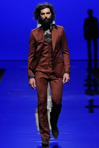 Look 1